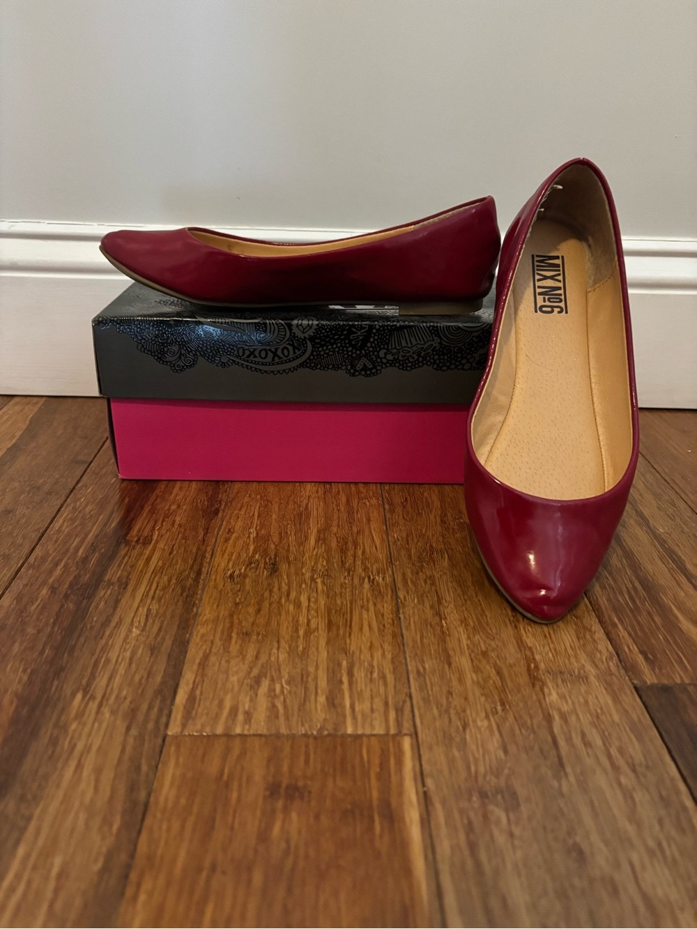 Mix No. 6 Women's Burgundy Pointed-Toe Flats